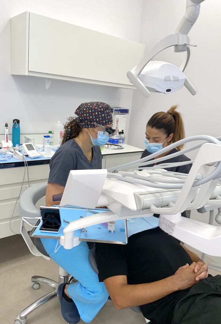 Clínica dental en puerto real Vesen Dental